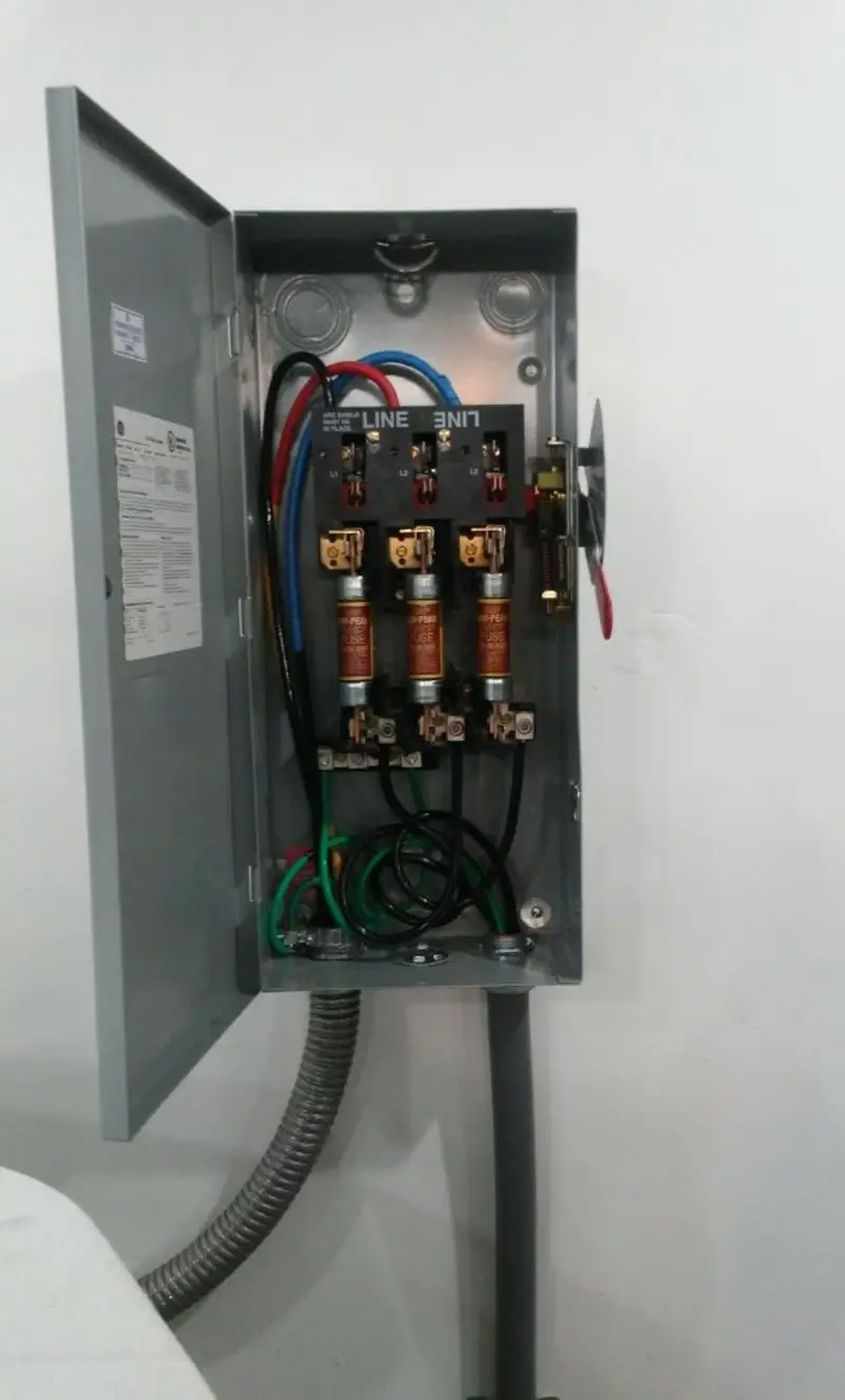 Three-phase disconnect switch installed for Electrical Wiring & Rewiring in Hideaway